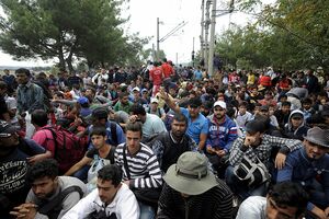 Grci, Makedonci, Hrvati - nosite se sa migrantima kako znate i...