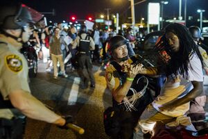 Uhapšeno oko 150 demonstranata u Sent Luisu i Fergusonu