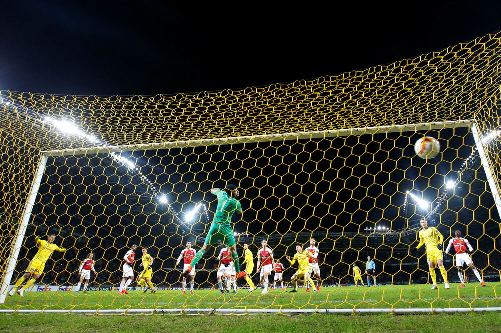 Stanislav Dragun daje gol protiv Arsenala, Foto: VASILY FEDOSENKO