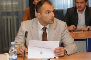 Raonić Numanoviću: Odgovori na optužbe o mijenjanju tablica