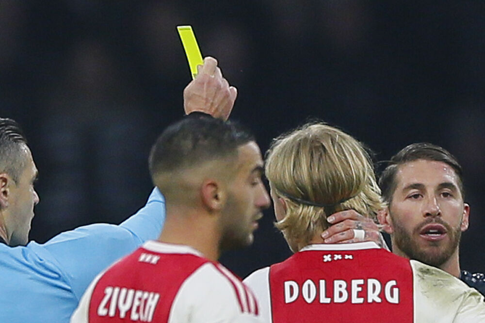 Ramos dobija žuti karton protiv Ajaksa, Foto: AP
