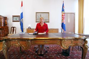 Grabar Kitarović počela mandat za Tuđmanovim stolom