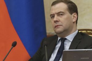 Medvedev: Stižu pare ruskim regionima