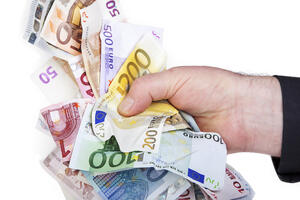 Češki ministar pozvao tajkune da vrate novac iz poreskih rajeva