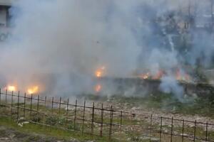 Puca na sve strane: Mostarci zapalili 15.000 petardi istovremeno