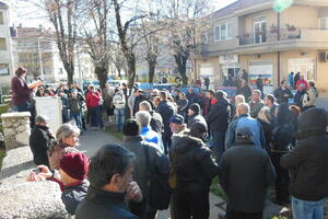 Oko 100 ljudi na protestu nezaposlenih u Nikšiću: "Odjednom se svi...