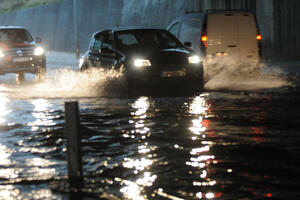 Kiša poplavila većinu ulica u Podgorici