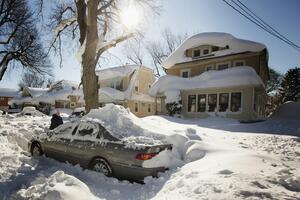 SAD: Sniježne mećave jenjavaju, prijete poplave