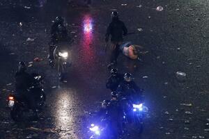 Neredi u Argentini, policija rastjerivala huligane suzavcem