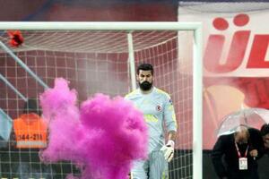 Meč Trabzon - Fenerbahče prekinut zbog navijačkih nereda