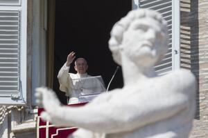 Papa u avgustu putuje u Aziju