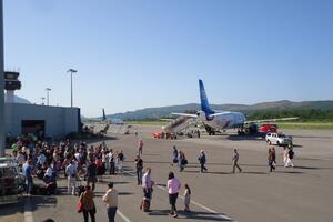 Tivatskim aerodromom u avgustu prošlo preko 200.000 putnika