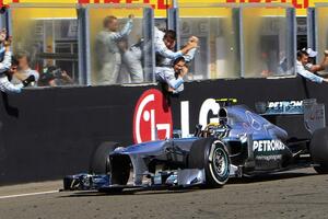 Hamiltonu pol pozicija na Spa-Frankoršampu