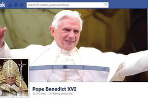 Papa apeluje na katolike da koriste Fejsbuk i Tviter