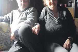 Porodica Ramović živi u neuslovnoj baraci i već 11 godina nema...
