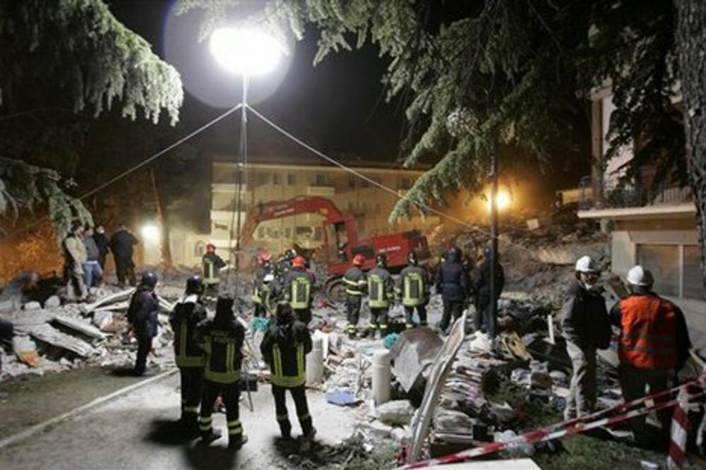 Italija, srušene zgrade, Foto: AFP