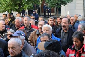 Dakićevci prijete da će protestovati ispred ambasada