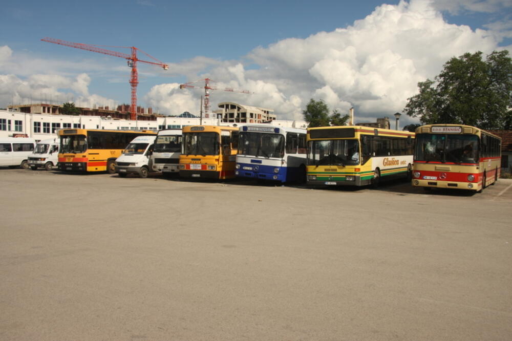 autobusi, Foto: Arhiva "Vijesti"