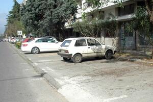 Prvi dan naplate parkinga preko Morače bez kazne