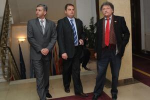 Albanske partije formirale poslanički klub