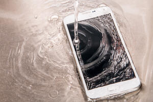Pogledajte M:tech: Zašto vodootporne telefone ne treba kvasiti?