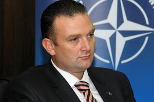 Kentera: Slanje vojnika u Irak veliki doprinos Crne Gore kao NATO...