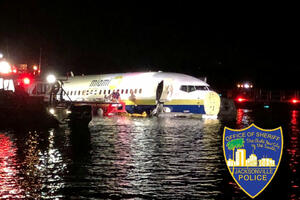 Avion sa 143 putnika upao u rijeku na Floridi, nema mrtvih