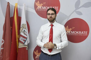 SDP: Pejović je i dalje partijski aktivista koji želi da Demokrate...