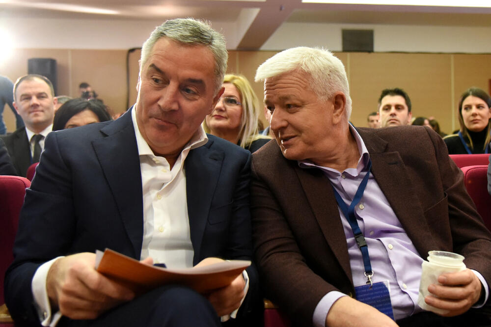 NVO i medije optužuju za politički angažman: Đukanović i Marković, Foto: Boris Pejović