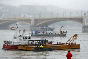 VIDEO Brod na Dunavu potonuo za sedam sekundi, potraga za...