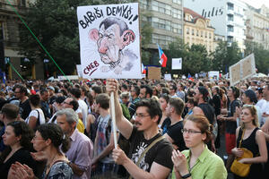 Skoro 120.000 ljudi u Pragu tražilo ostavku Babiša i Benešove:...