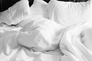 Zašto je zdravo spavati sa jastukom između nogu