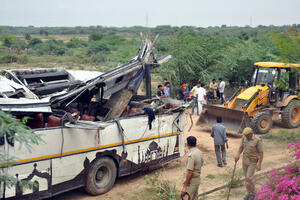 U Indiji 29 mrtvih u saobraćajnoj nesreći