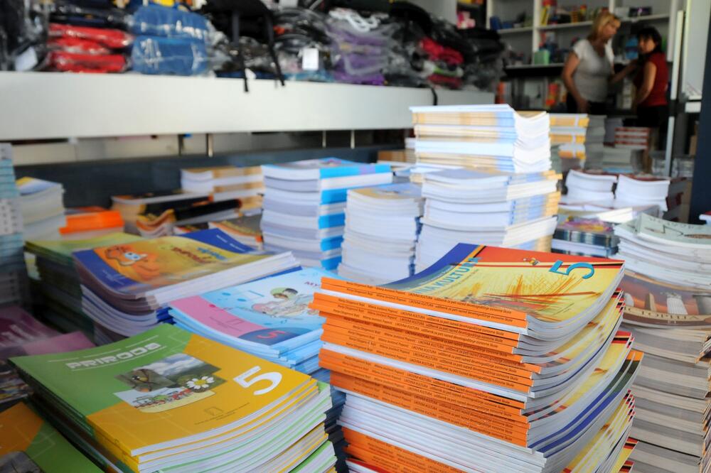 Propala odluka o besplatnim udžbenicima na državnom nivou, Foto: Luka Zeković