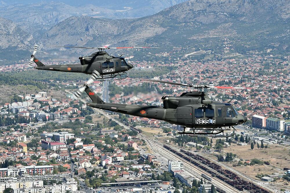 Dva “Bell” 412 EPI” iznad Podgorice, Foto: Vlada Crne Gore