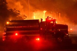 Požari bukte u Los Anđelesu, evakuisano oko 100.000 ljudi