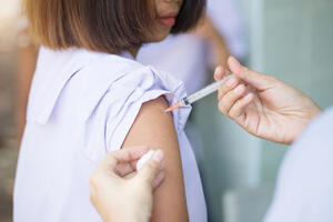 Treba li djevojčice da se vakcinišu protiv raka grlića materice?