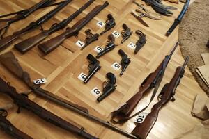 Podgorica: Uhapšene dvije osobe, oduzete puške, pištolji,...
