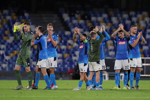 Oluja u januaru: Vlasnik Napolija rasprodaje ekipu