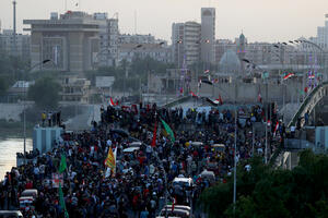 Demonstranti u Iraku blokirali luke, podijelili glavni grad