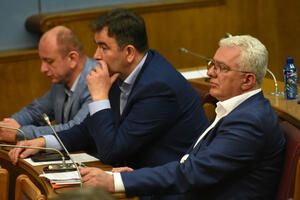 DF: Đukanović izazvao talas nezadovoljstva, koji prijeti da...