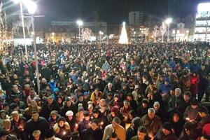 Hiljade građana i večeras na ulicama crnogorskih gradova