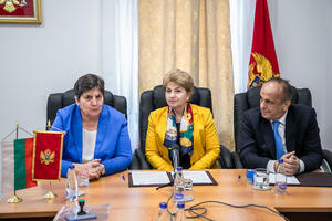 Ambasada Bugarske donirala sredstva za opremanje senzorne sobe
