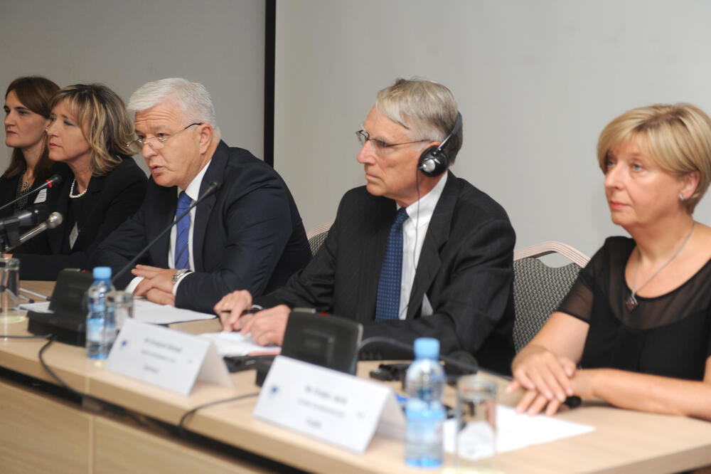 Omejec, Duško Marković i Lopičićeva tokom rasprave o izmjenama zakona o ustavnom sudu (arhiva), Foto: Savo Prelević