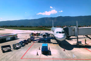 Sarajevski aerodrom još otvoren: U avionu iz Dubaija i državljani...