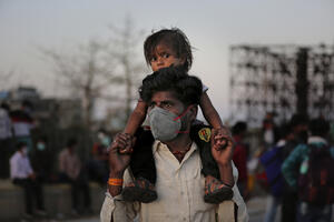 Indija: Guru zarazio 15.000 ljudi koronavirusom?