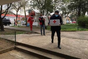 Glavni grad: Obezbijeđeno dodatnih 60 paketa, pomoć i za Dragana...