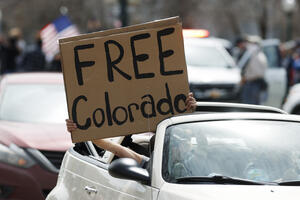 Ljekari blokirali put demonstrantima u Koloradu, dobili aplauze...