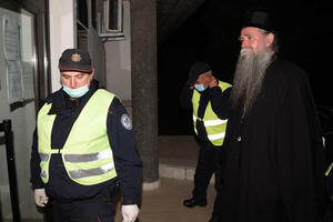 Odbijene žalbe, Joanikije i sveštenici ostaju u pritvoru