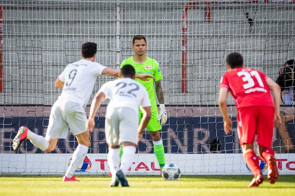 Levandovski daje prvi gol za Bajern